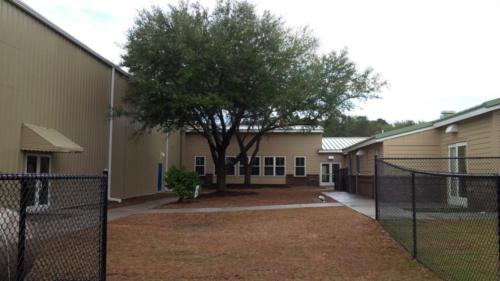 A small courtyard area at Lowcountry Leadership Charter School